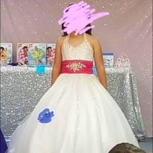Beautiful pageant dress, worn once. Size 6/Girls